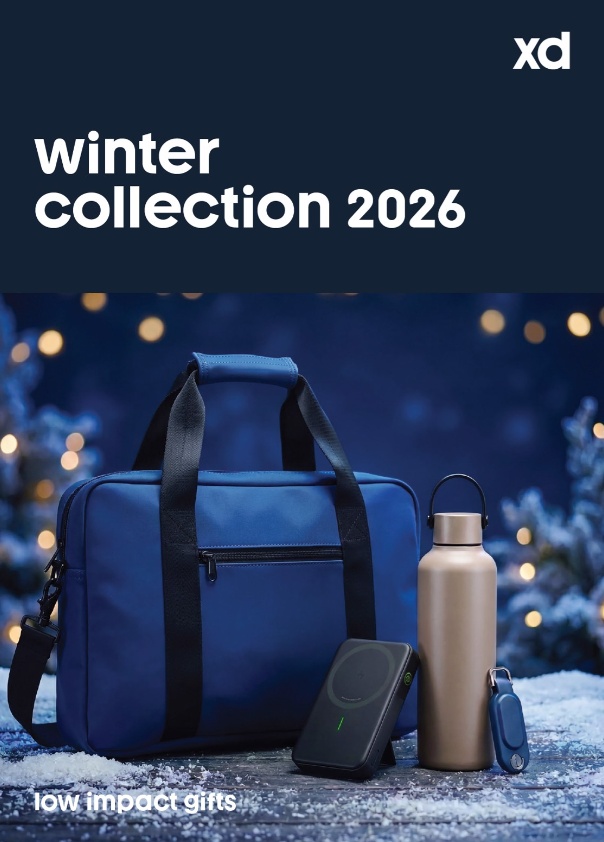 dekoration, skriveredskaber og højtalere